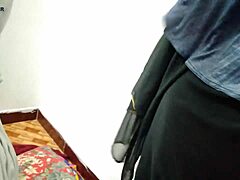 Indische Magd wird in heißem Sexvideo von ihrem Chef in den Arsch gefickt