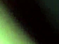 अनकट एनल सेक्स वीडियो में प्रौढ़ मिल्फ के बबल बट और नीली आंखों से चमकती हुई।