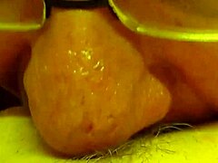 Homemade video of pussy licking and muff diving