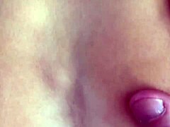 Lexi Rose s tetováním dostává tvrdě v prdeli její vagínu a zadek