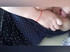 Istri gemuk mendapat krim oleh orang asing dalam video buatan sendiri