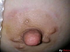 MILF dengan payudara silikon besar dengan vagina yang dicukur dan bengkak ditiduri dalam video buatan sendiri