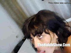 Una milf brasiliana lecca la figa pelosa di una ragazza pakistana