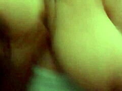 Video HD de una MILF filipina en una cinta de sexo
